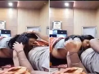 Today Exclusive- Hot look Desi Wife Sucking H...