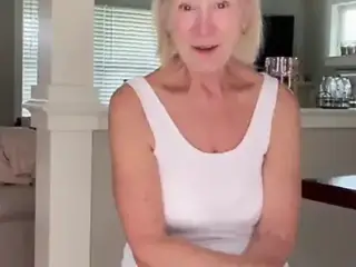 GILF PORNSTAR DANI D SHOWS YOU HER HOME!!