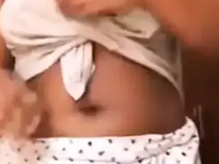 Indian lady boobs show