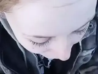 Redhead gives good head outdoors