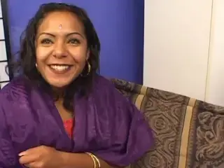 My Indian aunty Amba likes to swing around with big dicks