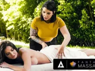 2 Babes Have A Deep Massage Experience