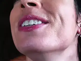 HOT MILF GETS PUSSY LICKED BEFORE THE HUGE COCK IS PUSHED