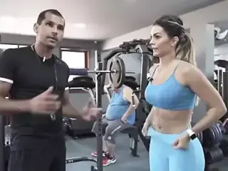 Kelly Key na academia