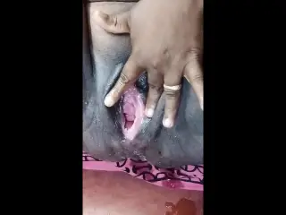 Indian Anty Bedroom Finger Eating Performance