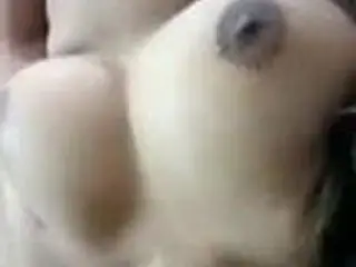 Mere boobs kaise hai