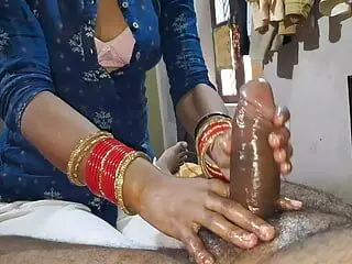 Bhabhi Massaged Big Cock With Oil And Gave Blowjob