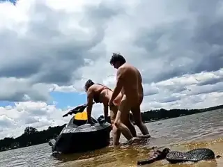 Risky 4th of July public fuck on the jet ski