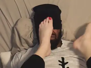 Face slapping session with these sexy feet