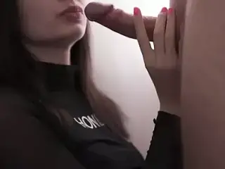 She is so Sexy that the Sperm Flew to the Armrest