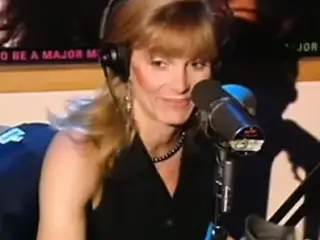 Howard Stern kisses & massages Gretchen Becker’s (Actress) ass.