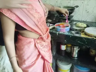 Jawan khubsurat bhabhi ko kichen me choda  Mumbai ashu