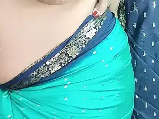 Indian horny mom Striping in green sharee and showing her pussy closeup