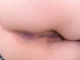 Sexy Jap girl, face farting