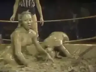 Cindy Yrigollen vs Sue Bowser