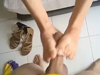 Sahra Footjob 2