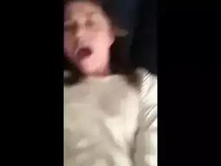 Douce petite amie francaise tres excitee
