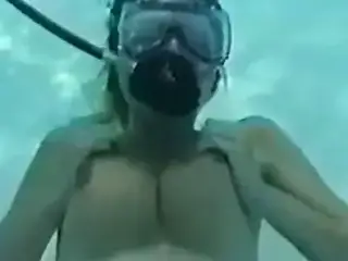 Underwater Sextacy - Tracy