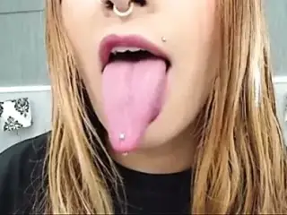 close-up saliva play and dildo deepthroat