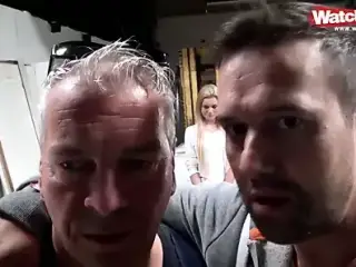 Junges Maedchen fickt fuer 100 Euro mit Opa