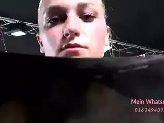 Schau zu wie ich meine Strumpfe anziehen - Dann den ANALFICK