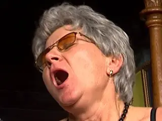 Screaming Granny! She moans so loud while fucking