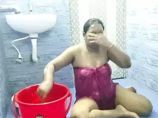 Sexy lady Bath Show