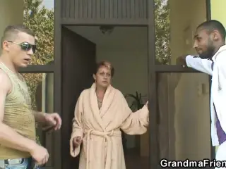 Redhead granny gets 3some with BBC and white cock