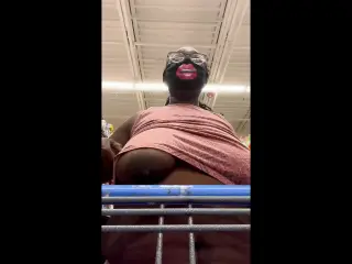 Nookiescookies flashing her nipples in Walmart