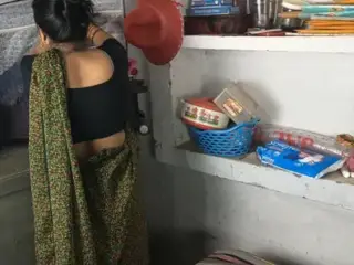 Sister-in-law was opening the suitcase after coming from her maternal home and the brother-in-law grabbed it and gave it