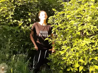 Risky public female masturbation in nature - Lesbian-candys