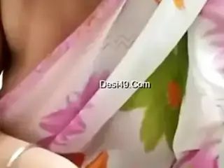 Tamil girl fingering her pussy