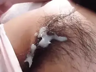 HAIRY PUSSY CUMSHOT