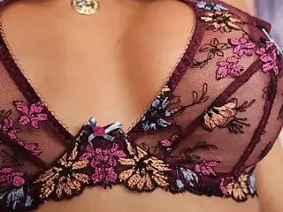 Bianca VS Bellatrix (Tgirls Extreme Challenge)