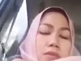 Jilbab (Hijab Tudung) MILF in the Car