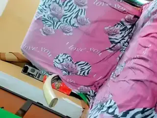hijab anal queen cums hard
