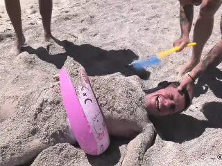 A slut among the Dunes