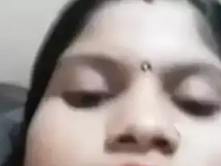 Desi bhabhi’s boobs videos