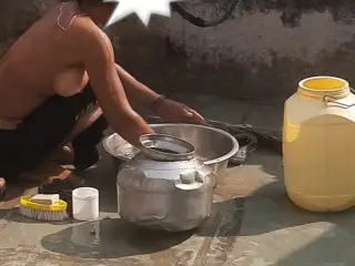 Ыеузsister taking bath in desi bathroom