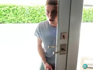 40-year-old Sierra fucks a 21-year-old peeper