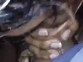 Une petite indienne bien chaude