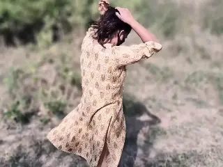 Gf ko Jungle me pura Nude karke chudai, Beautiful Gf Fucked by Boyfriend, outdoor jungle Indian Hindi