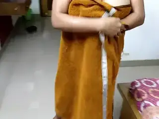 nahakar kar ayi Sasu-maa ko choda chupke se dekhne ke baad