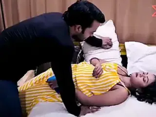 ruthi hui biwi ko mnane k kiya sex