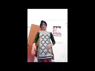 Pakistani girl enjoys the making time for ik