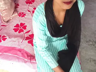 hot indian 20 years old village neighbor virginity girl loose our virginity with stranger first time sex