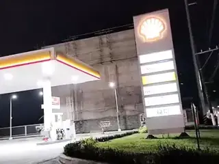 Horny Filipina Fucks at the (Shell)Gasoline Station and eats CUM