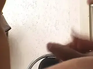 Im Friseurladen richtig hart gefickt