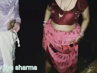 Bahu Rani ratt ko barish m tubweel par naha rahi thi piche se Boodhe Sasur ne Bahu Rani ko jabrdasti chod diya