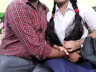 Gau ki bholi bahali ladaki ko teacher ne jabar deast choda